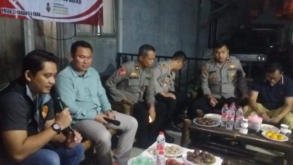Serap Aspirasi, Polisi Ngopi Kamtibmas Bareng Warga Perum Kasuari
