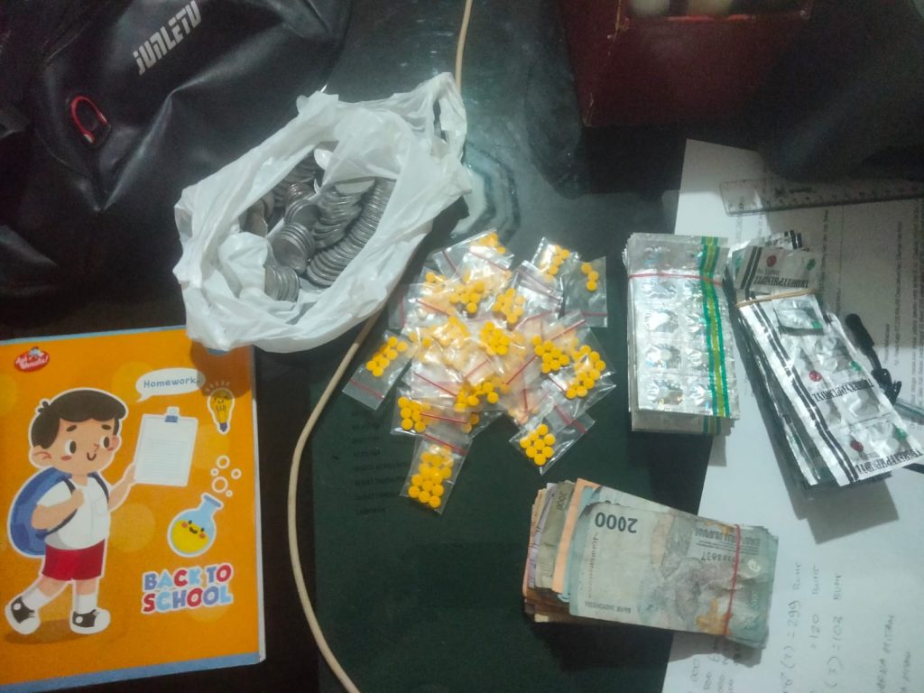 Pria Pengedar Obat-Obatan Keras Tanpa Izin Edar Diringkus Unit Reskrim Polsek Setu