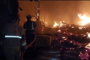 Pasar Bojong Dilahap Api, 11 Unit Damkar Dikerahkan