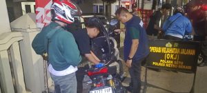 Tingkatkan Keamanan Malam Hari, Polsek Setu Gelar OKJ dan Patroli Biru