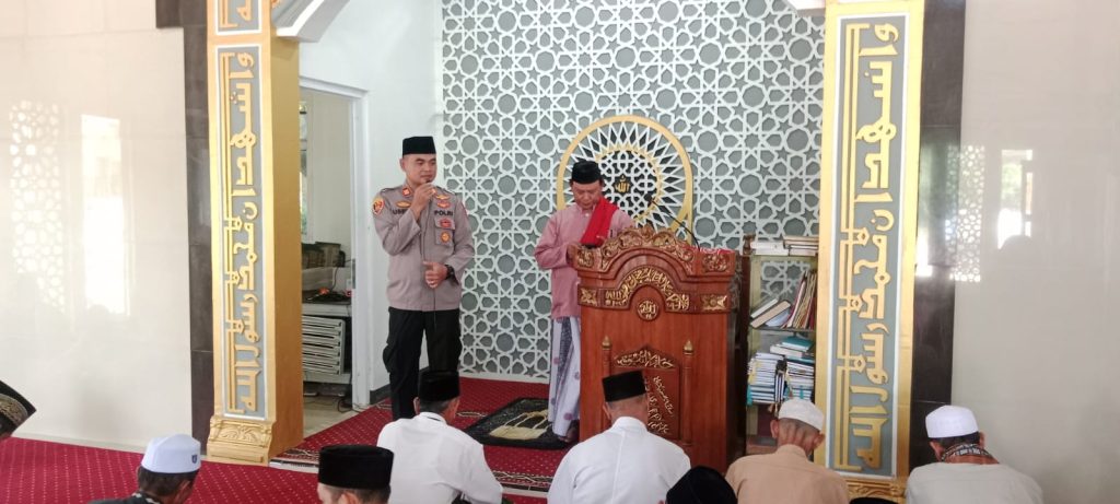 Melalui Safari Jum’at, Kapolsek Setu Bersama Bhabinkamtibmas Ajak Warga Waspada Curanmor dan Tawuran Remaja