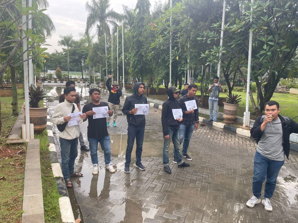 Bekasi Muak…! Koalisi Pemuda Rakyat Bangkit Tuntut Pemkab Bekasi Usut Tuntas Dugaan Gratifikasi Open Bidding Rotasi-Mutasi Pejabat Kedinasan