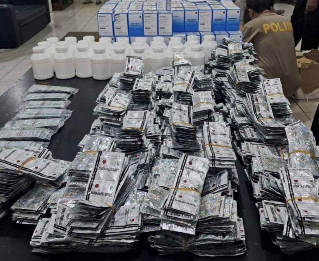Polres Metro Bekasi Gerebek Gudang Obat Keras di Tambun Selatan