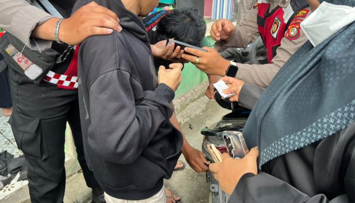 Bunda Kapolres Pimpin Operasi Senyap Sikat Peredaran Narkoba dan Obat-obatan Keras di Kampung Kavling
