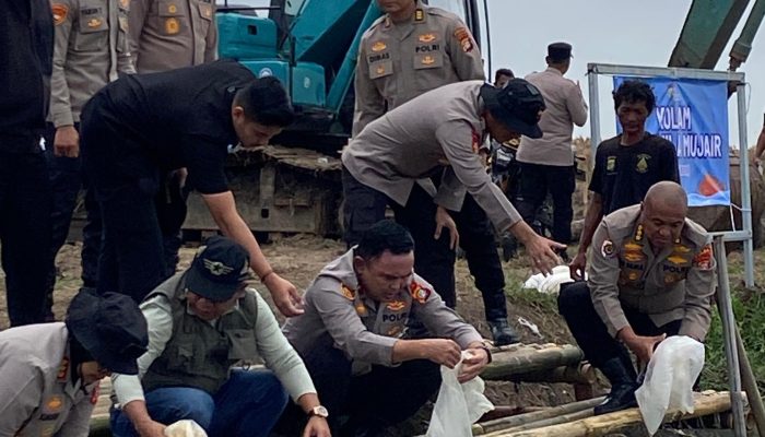 Dukung Ketahanan Pangan, Polda Metro Jaya Tebar 21.000 Benih Ikan di Muaragembong